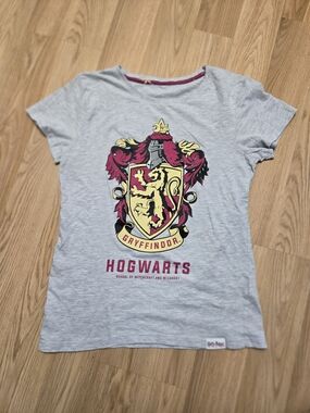 Gryffindor Crest Tshirt in Light Gray